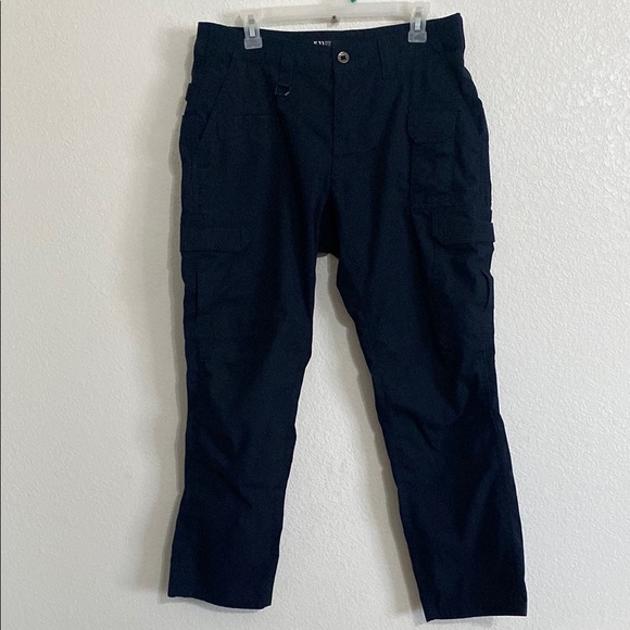 5.11 Tactical Men's Black Tactical Cargo Pants Size 33” x 30” - Picture 1 of 8